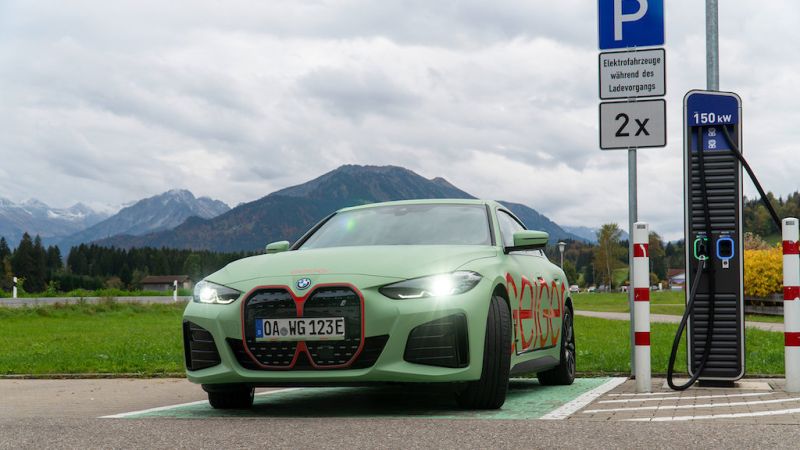 Green-Tech-Profi unterstützt Kreislaufwirtschafts-Profi