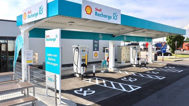 Erste Ultraschnell-Ladesäulen von Shell eröffnet