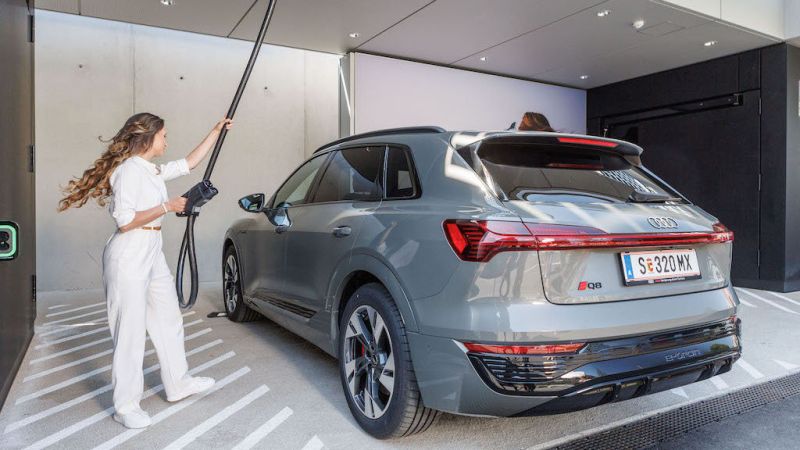Erster Audi charging hub in Österreich eröffnet