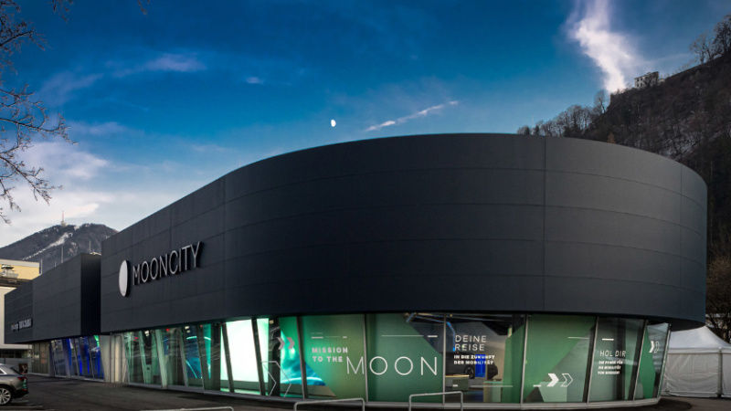 In Salzburg strahlt der Mond elektrisch