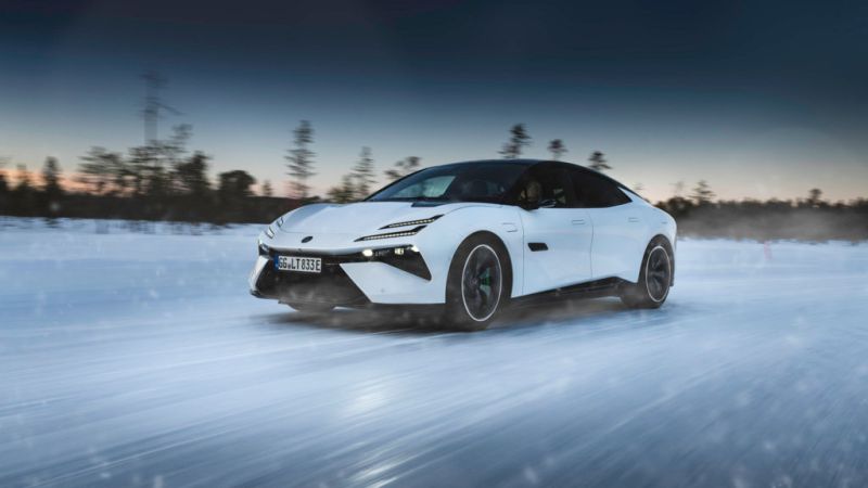 Lotus: Heißer Brite im kalten Finnland – Video