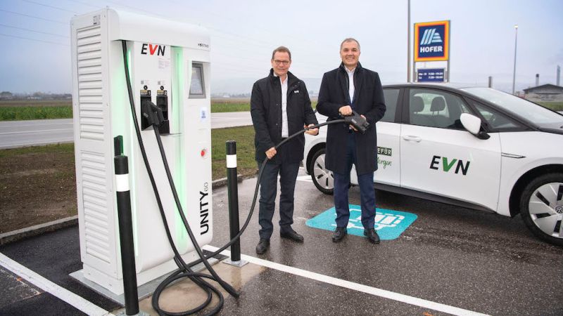 Ladestationen in Niederösterreich: Hofer baut aus