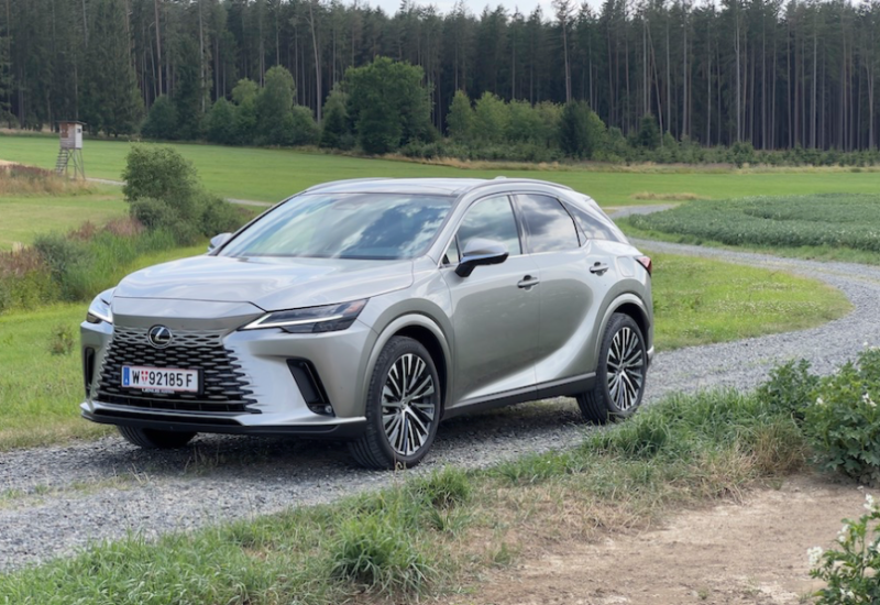  Test: Lexus RX450h+