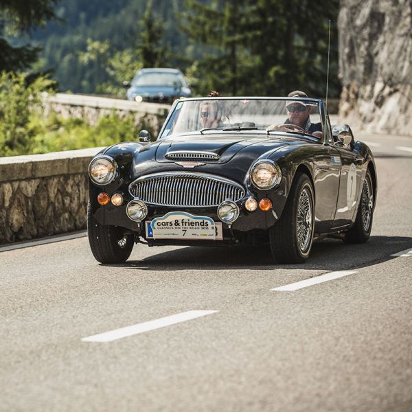  Rot-weiß-roter Sieg bei der cars & friends 2015