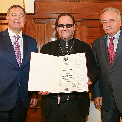  Auszeichnung für „Harley-Papst“ 