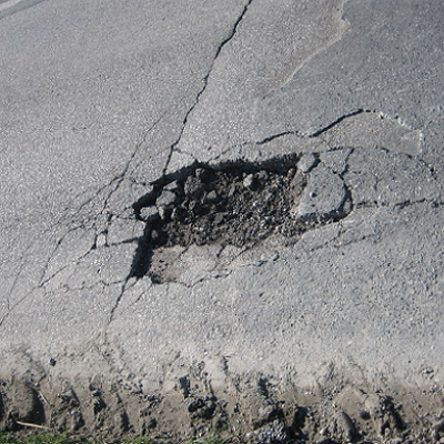  Kaputter Asphalt: GSV ortet Handlungsbedarf!