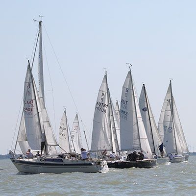  Über 170 Segelboote bei der Hyundai Roundabout