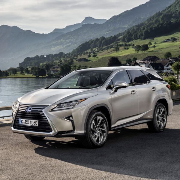  Lexus und die sieben Sitze