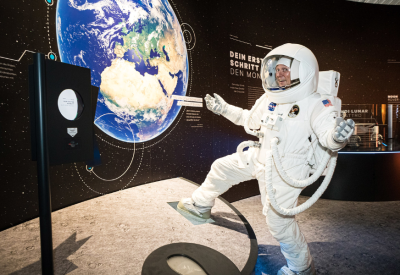  In Salzburg strahlt der Mond elektrisch