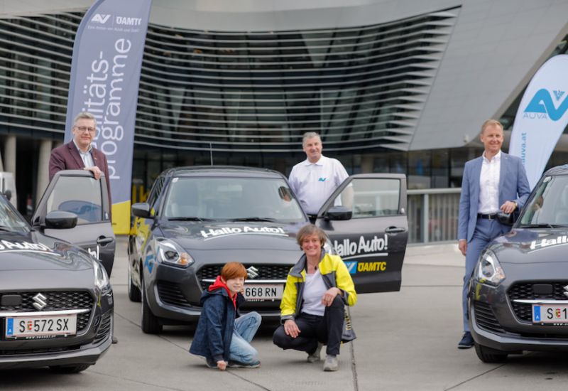  Suzuki unterstützt ÖAMTC-Aktion "Hallo Auto"