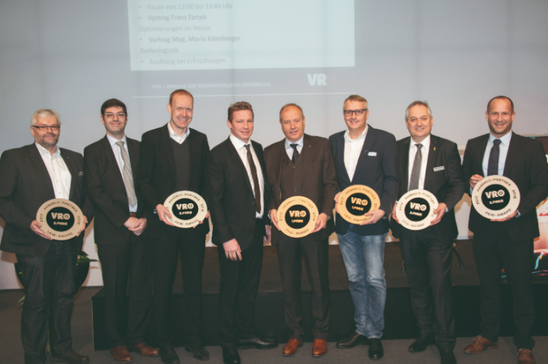  Zeugnisvergabe in Salzburg